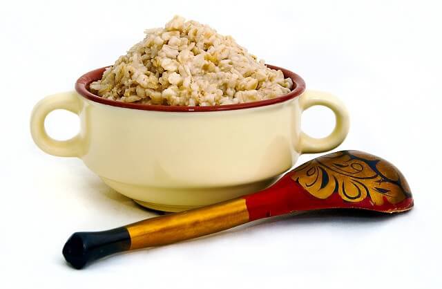 porridge de avena en un bol