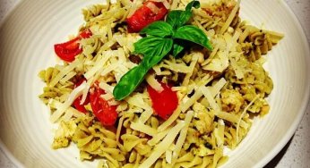 Espagueti con pesto de Kéfir.