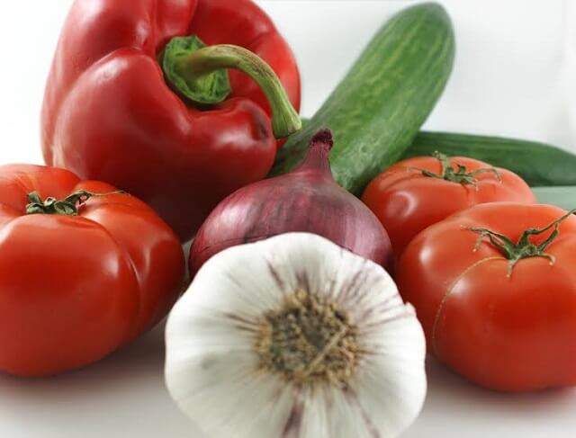 tomates ajo pimiento y calabacin